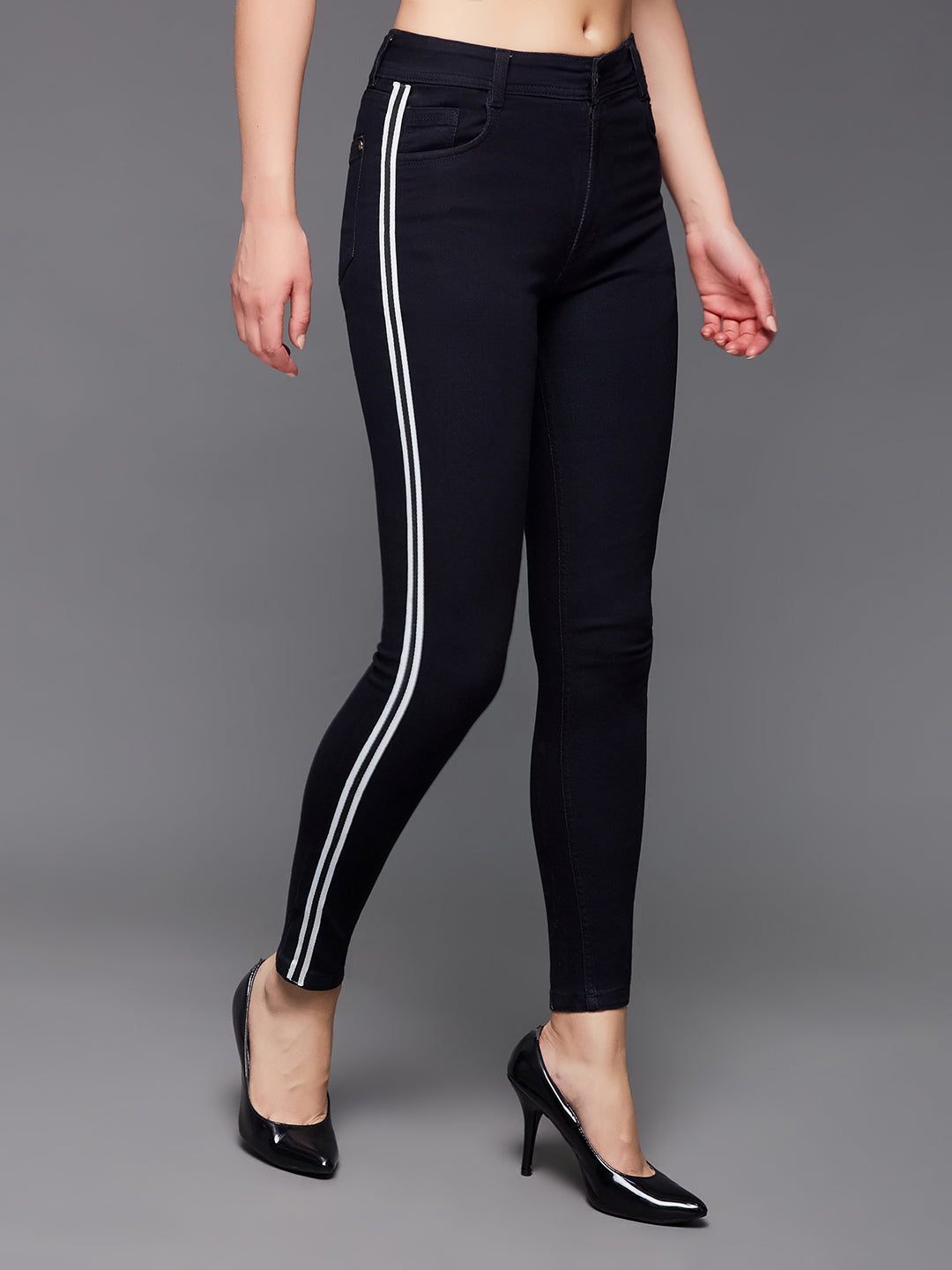 Women's Black Slim-Fit Mid-Rise Stretchable Denim Jeans