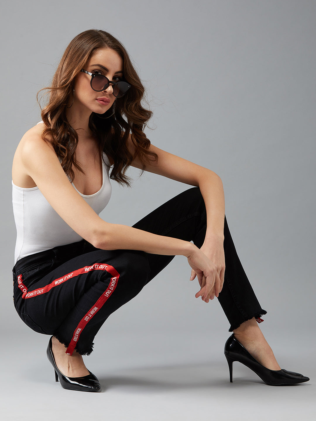 Black Slim-Fit High-Rise Mildly Distress Printed Twill Tape Detailing Stretchable Denim Jeans for Women