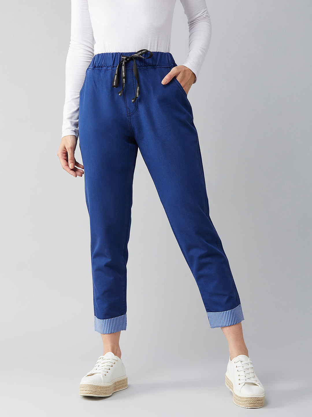 Navy blue Regular Mid Rise Clean Look Cropped Denim Joggers for Women