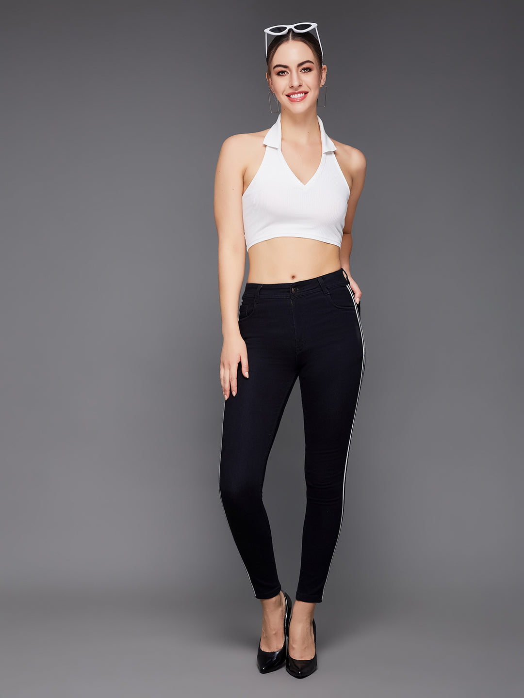 Women's Black Slim-Fit Mid-Rise Stretchable Denim Jeans