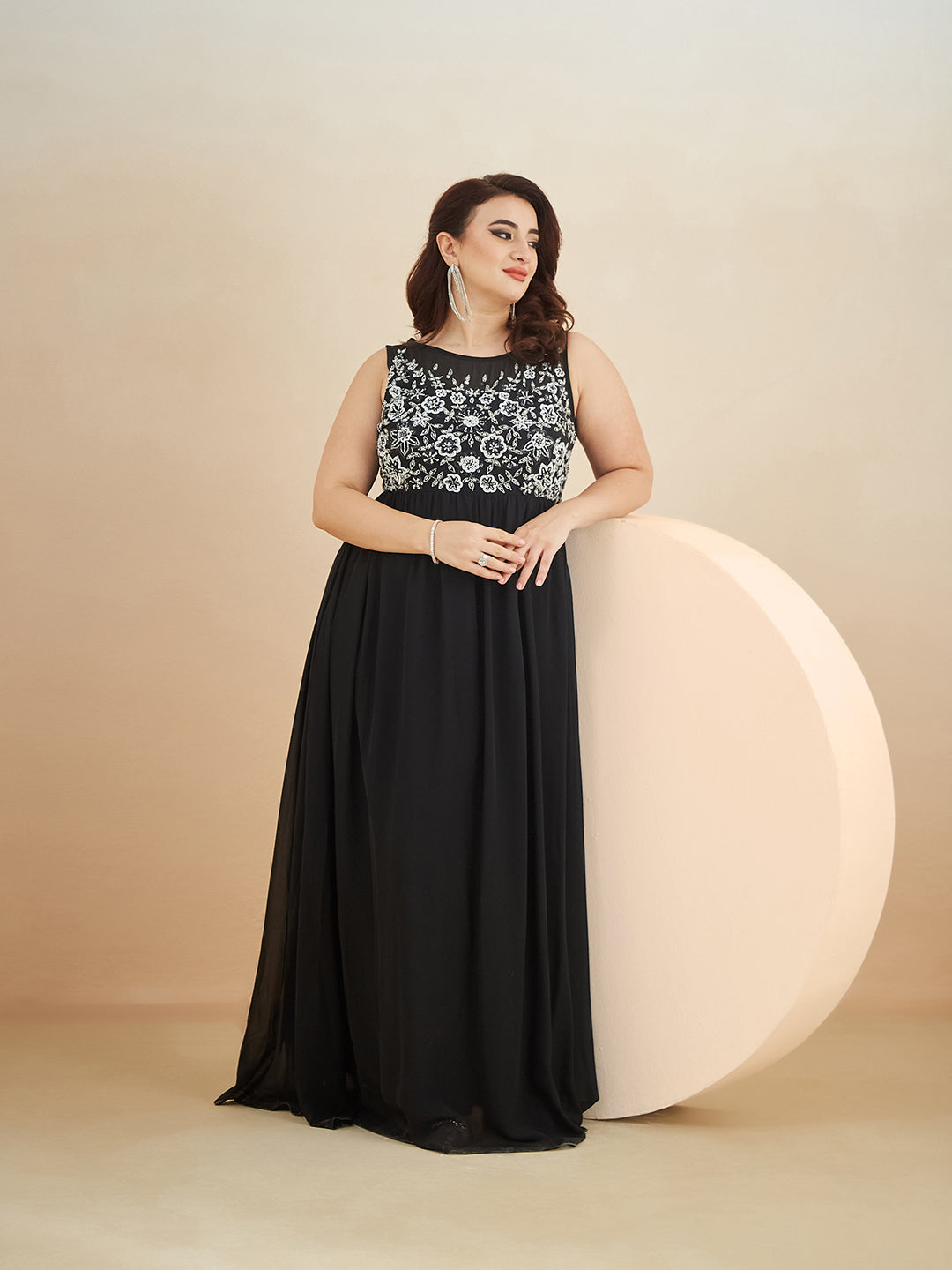chinese dress ladies Women's Black Boat Neck Sleeveless Solid Embellished Maxi Dress