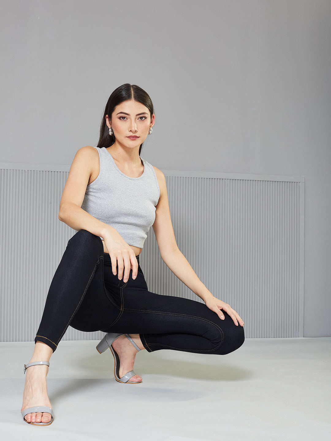 Black Skinny-Fit High-Rise Regular Stretchable Denim Jeans for Women