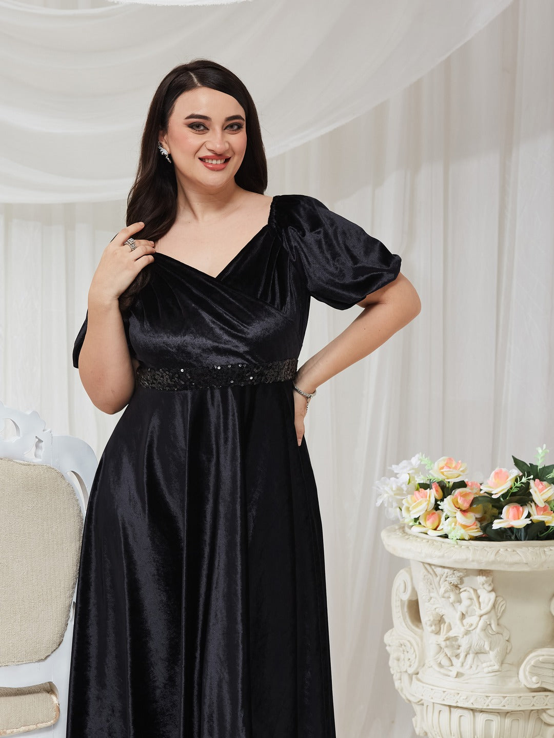 Black Sweetheart Neck Half Sleeve Solid Fit & Flare Midi Velvet Dress for Women