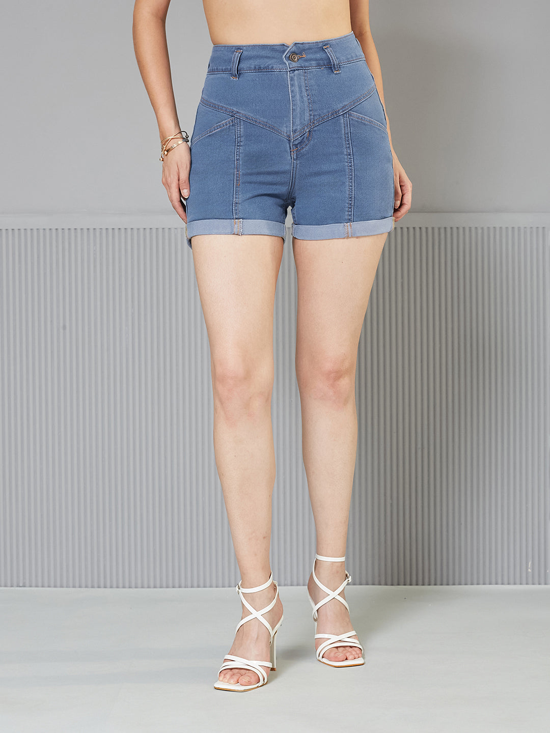 Women's Blue Relaxed-Fit High-Rise Clean-Look Stretchable Blue Denim Shorts