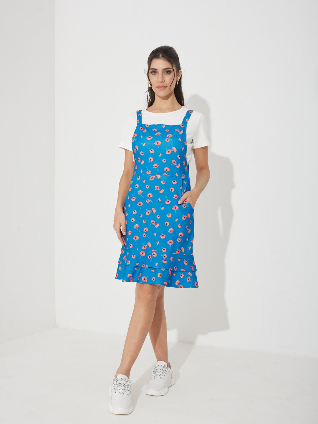 Blue Round Neck Half Sleeve Floral Pinafore Dress Knee-Long Polyester Pinafore Co-Ord Set for Women