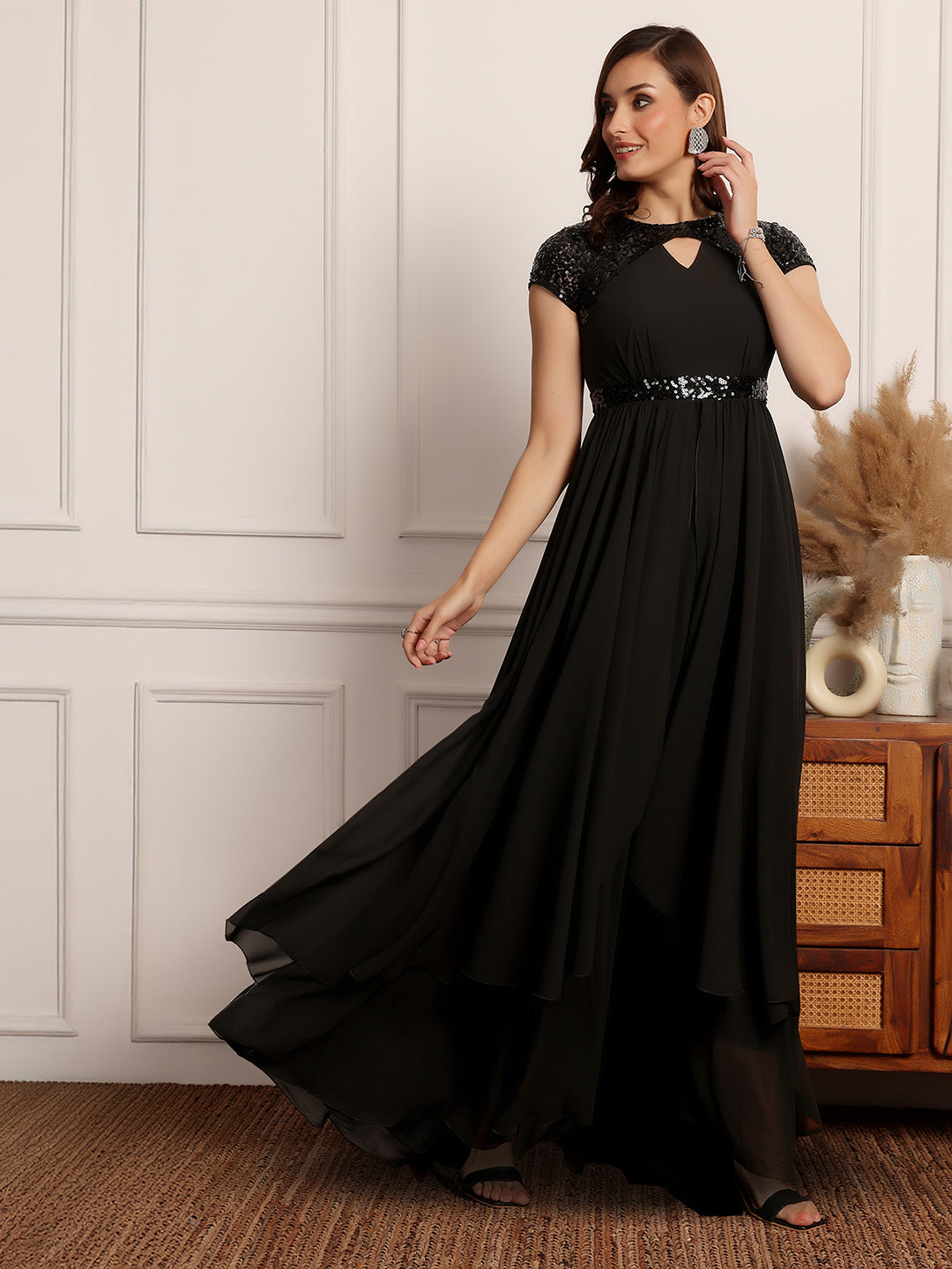 Black Short Sleeves Sequinned Layered Gown