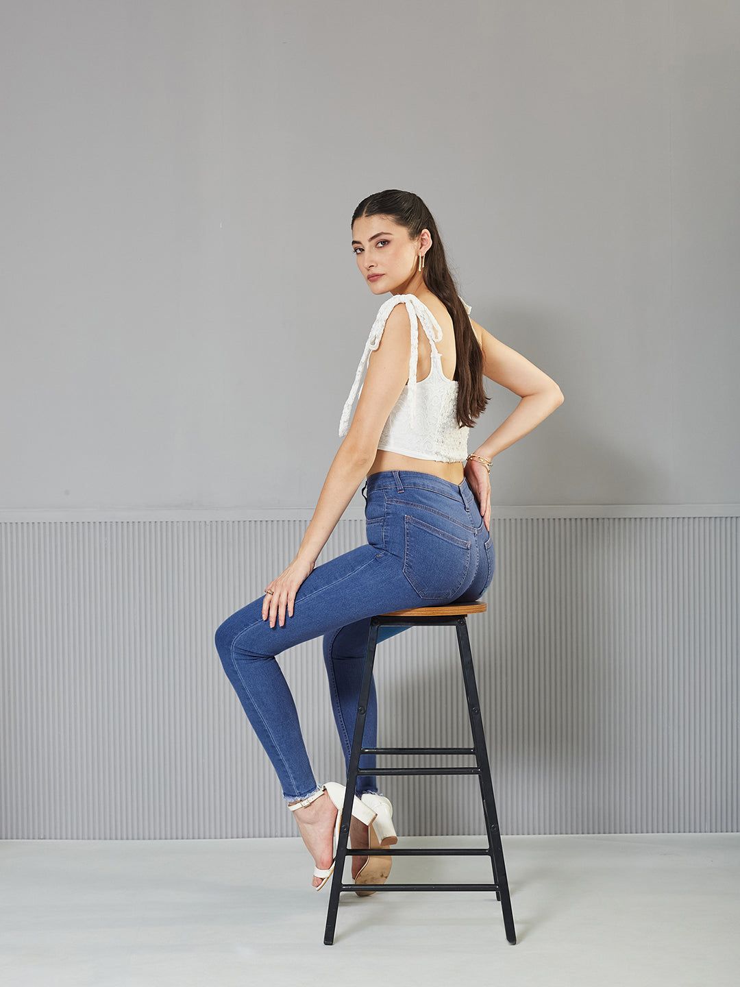 Women's Blue Skinny High-Rise Cropped Length Fringe Detailing Stretchable Denim Jeans