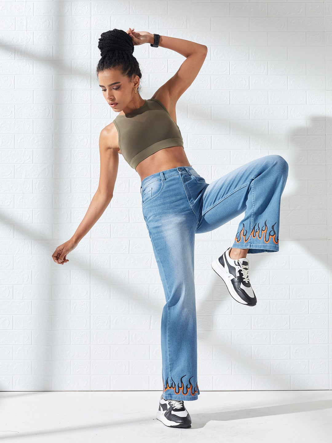 Hand-Painted Light Blue Straight Fit Mid-Rise Stretchable Denim Jeans For Women