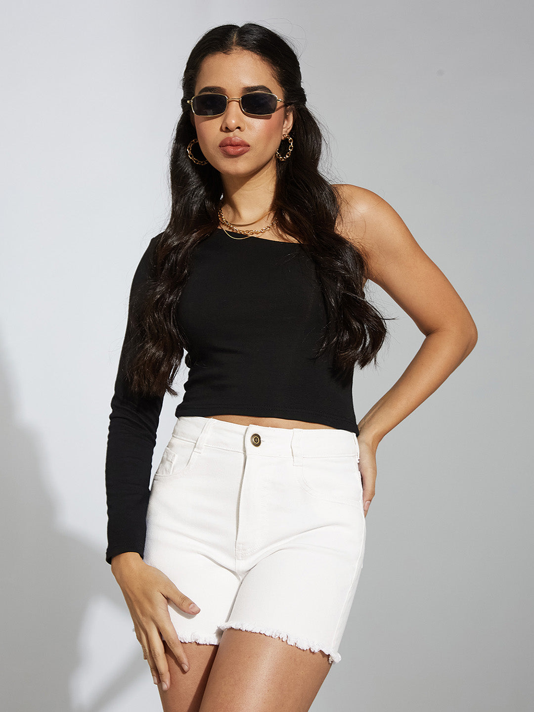 Women's White Regular High-Rise Clean-Look Regular Stretchable Denim Shorts