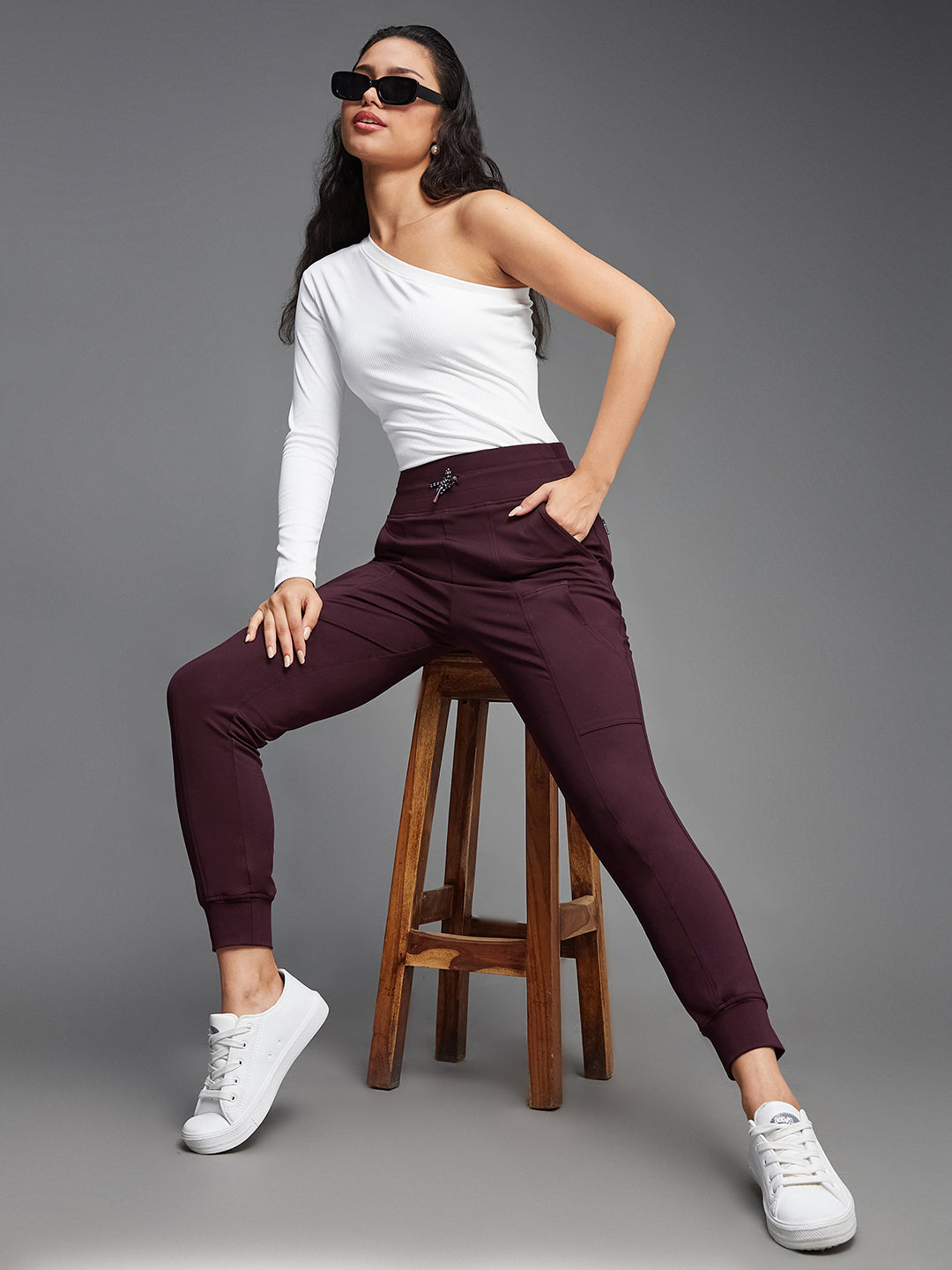 Crease Ease Women's Solid Wine Relaxed Fit Regular-Length Tiggers