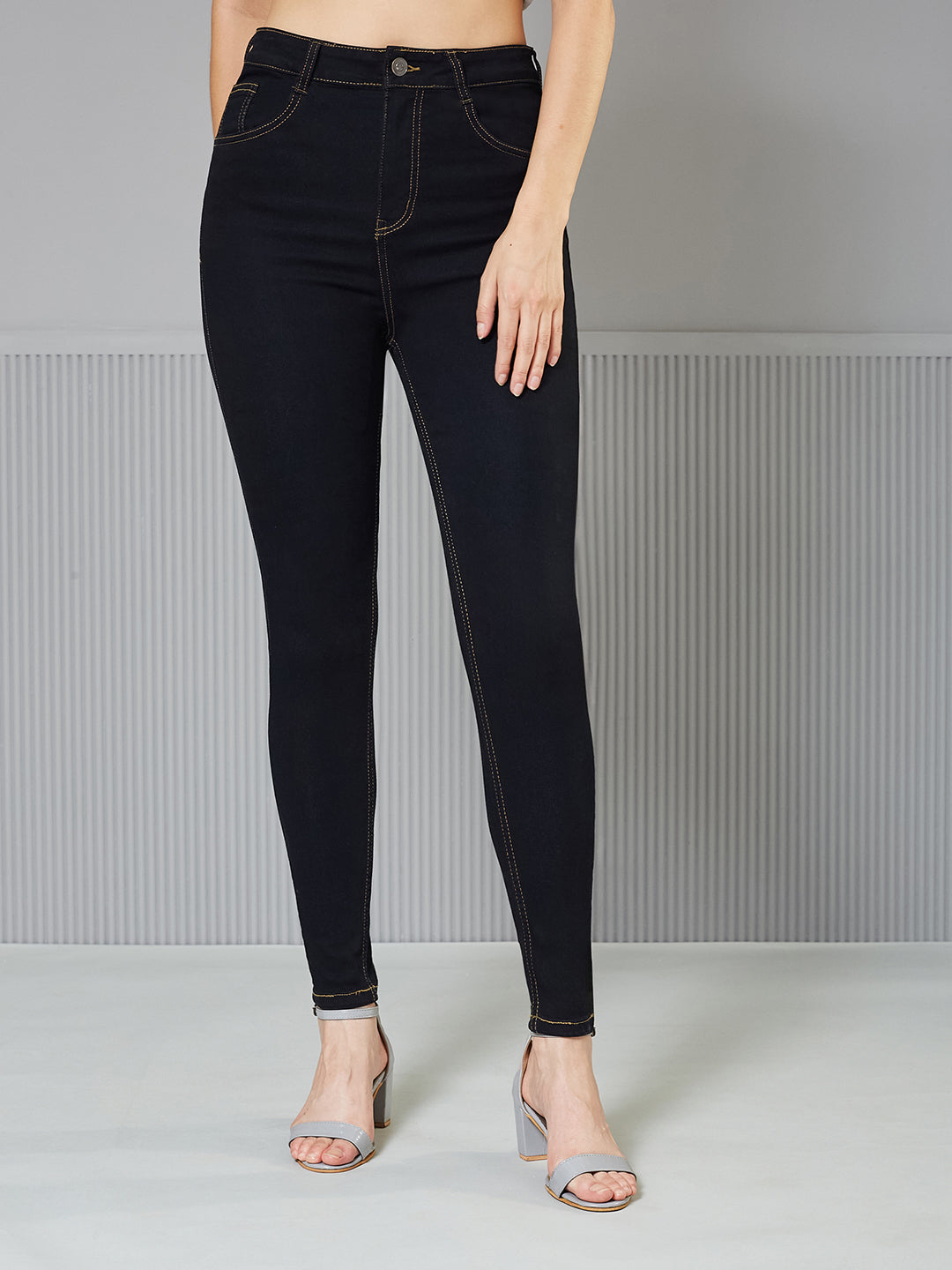 Women's Black Skinny High-Rise Regular Stretchable Denim Jeans