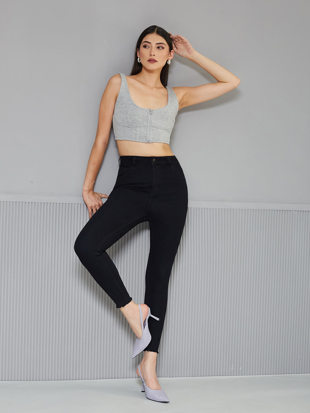 Black Skinny-Fit Fringed Detailing High-Rise Solid Cropped Stretchable Denim Jeans for Women