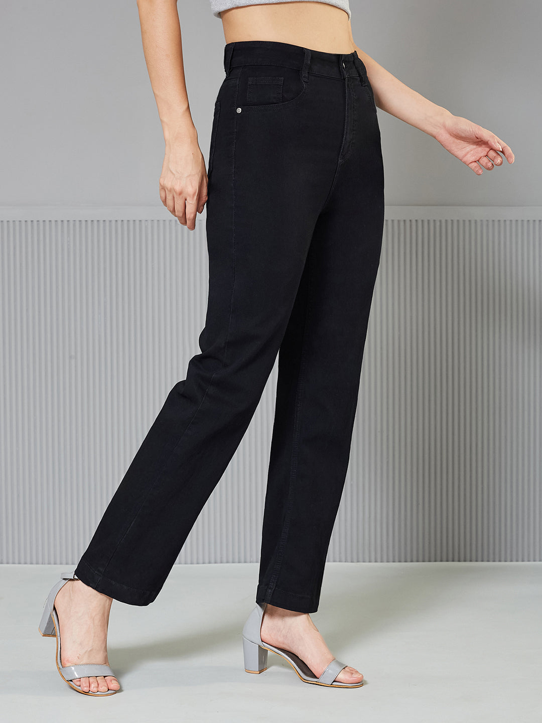 CHASEstretch™ Black Straight-Fit High-Rise Denim Jeans for Women