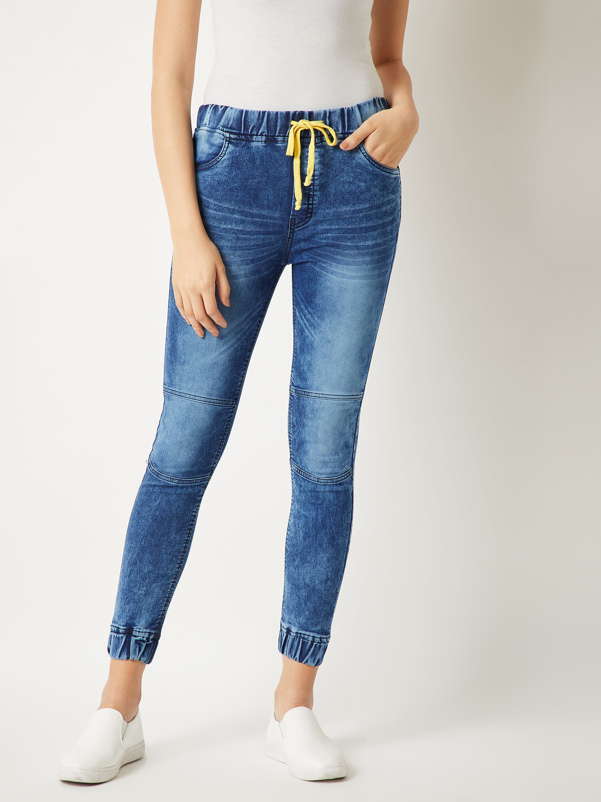 Women's Blue Relaxed Fit Mid Rise Clean-Look Regular Length Denim Joggers