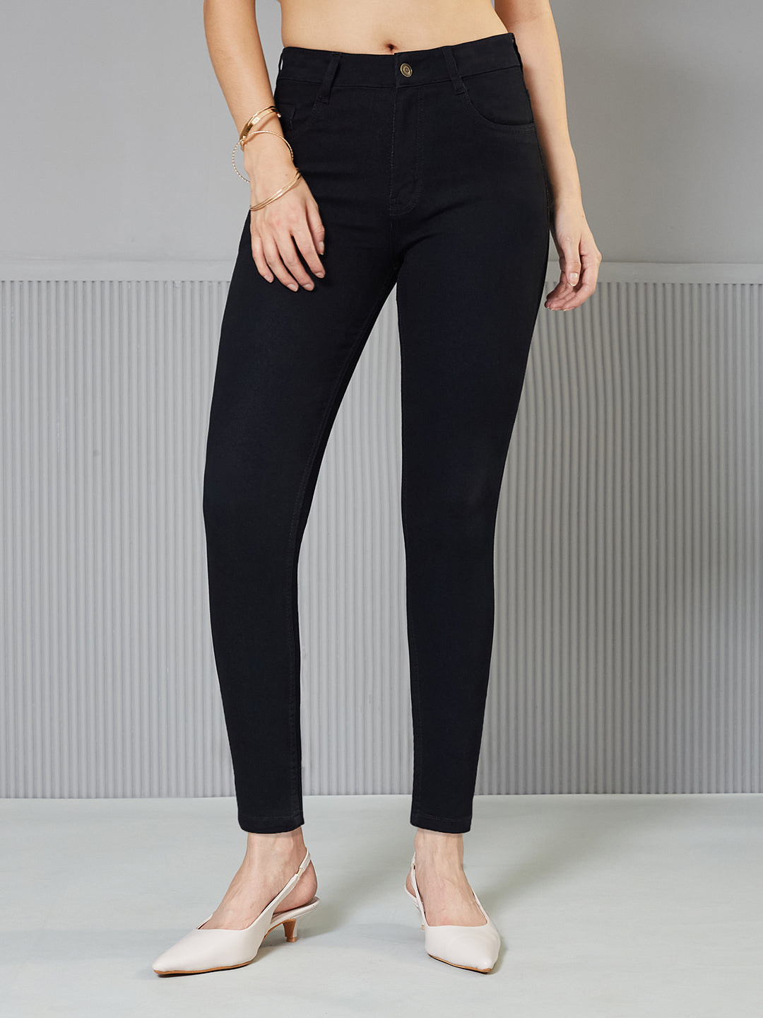 Women's Black Skinny High-Rise Cropped Stretchable Denim Jeans