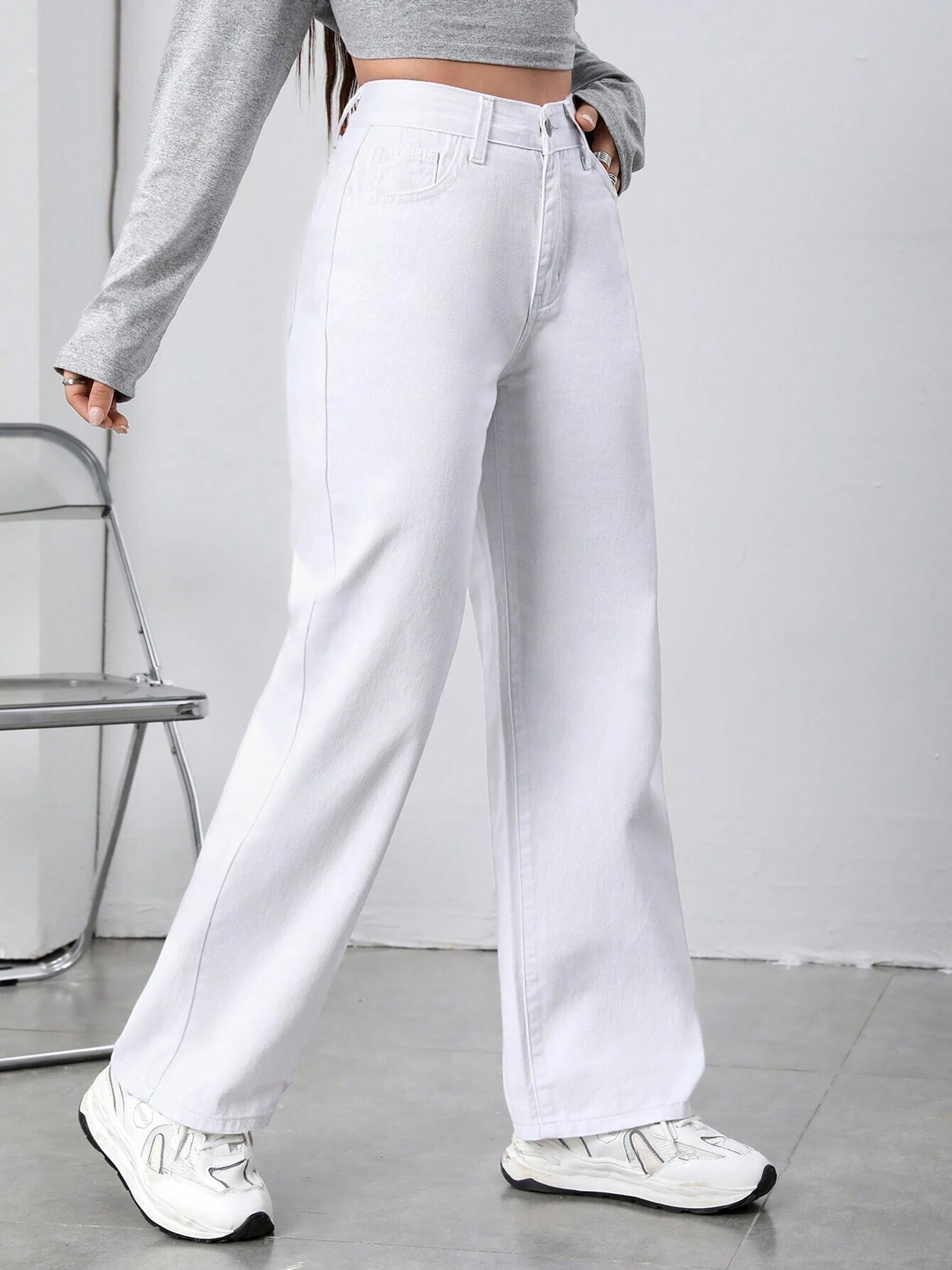 Women's White Straight High-Rise Clean-Look Regular-Length Stretchable Denim Jeans