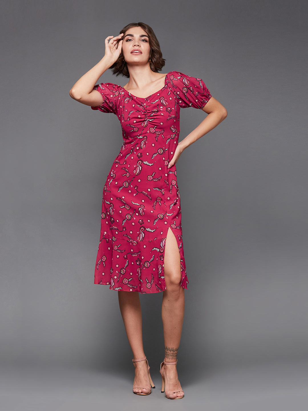 Multicolored-Base-Dark Pink Sweetheart Half Sleeve Floral Fit & Flare Multicolored-Base-Dark Pink Sweetheart Half Sleeve Floral Fit & Flare