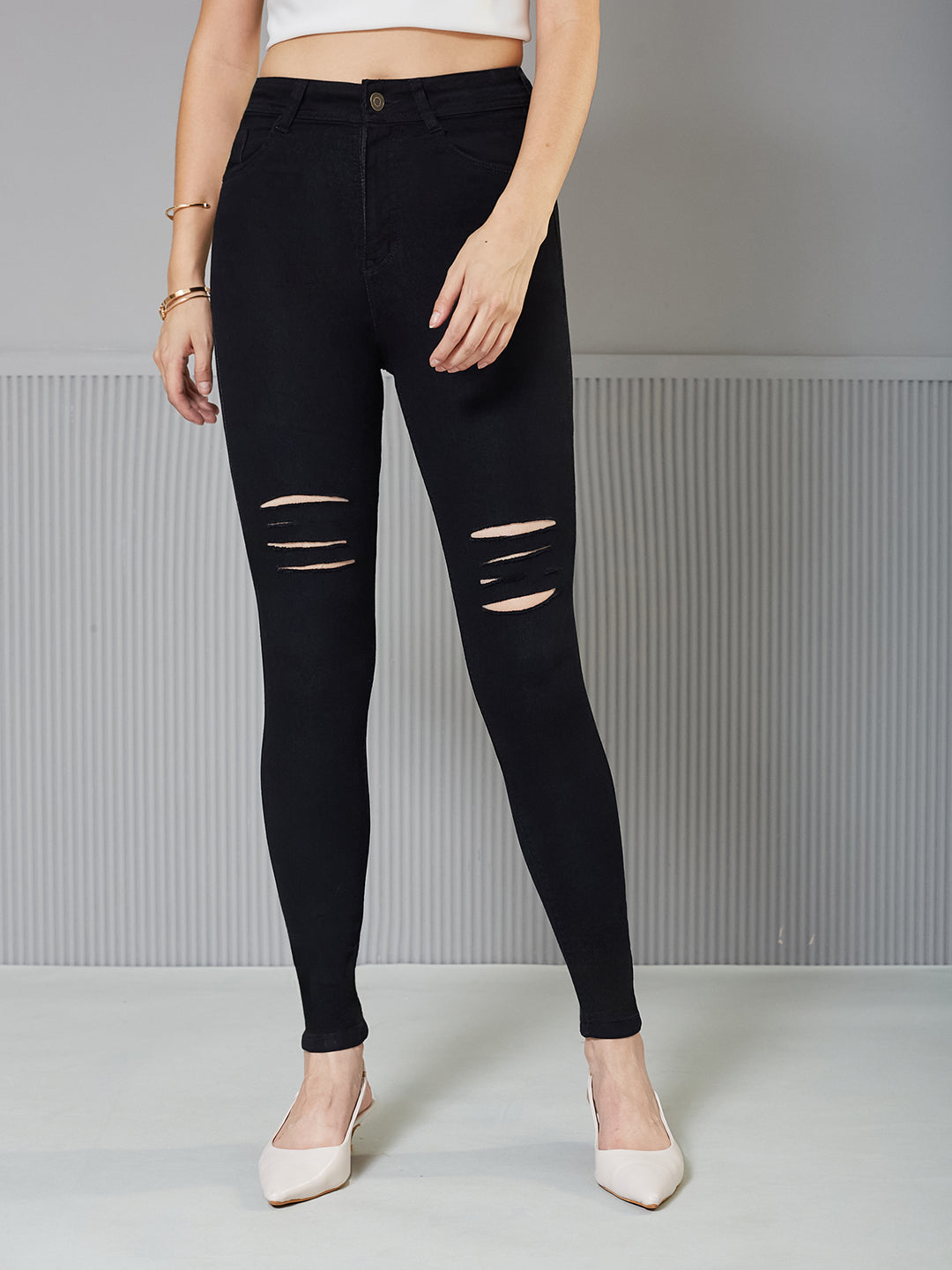 Women's Black Slim Fit High-Rise Regular-Length Mild Distressed Ripped Denim Stretchable Jeans