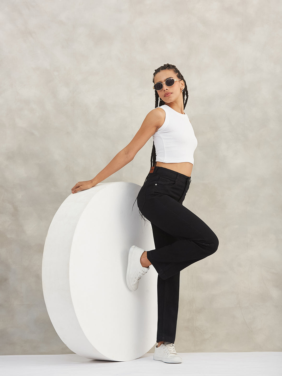 Women's Black Straight High-Rise Stretchable Denim Jeans