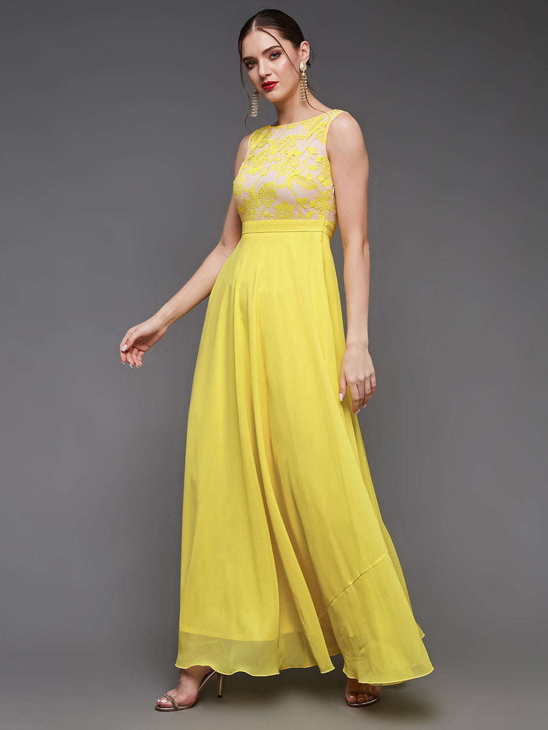 Women's Light Yellow Round Neck Sleeveless Georgette & Lace Floral Fit & Flare Maxi Dress