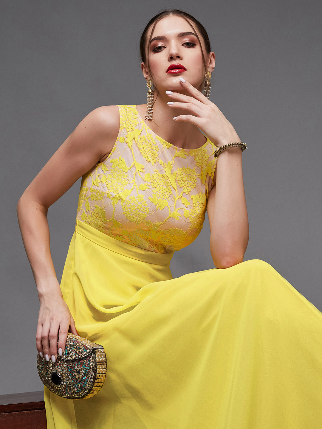 Women's Light Yellow Round Neck Sleeveless Georgette & Lace Floral Fit & Flare Maxi Dress