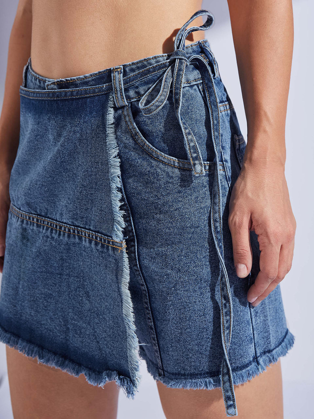 Women's Navy Blue Regular High-Rise Mild-Distress Regular Denim Skorts