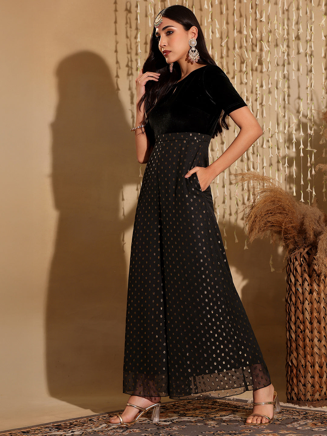 Women's Black Boat Neck Half Sleeve Wide-Leg Regular-Length Polyester Printed Jumpsuit