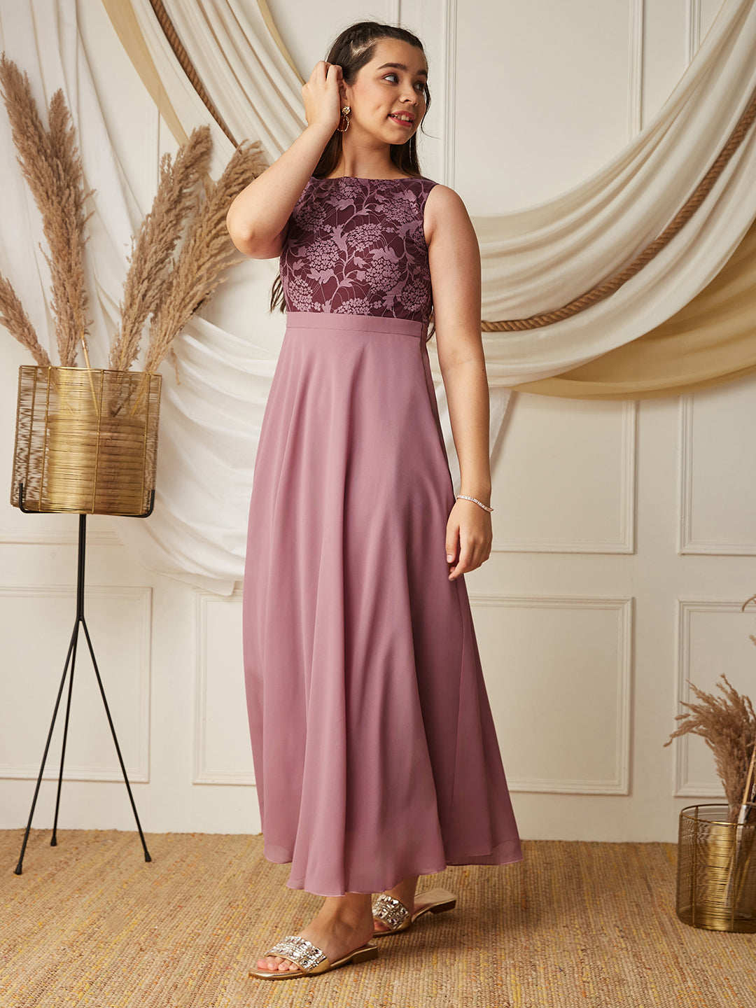 Dusty Lavender Boat-Neck Sleeveless Solid Lace Overlaid Polyester Maxi Dress