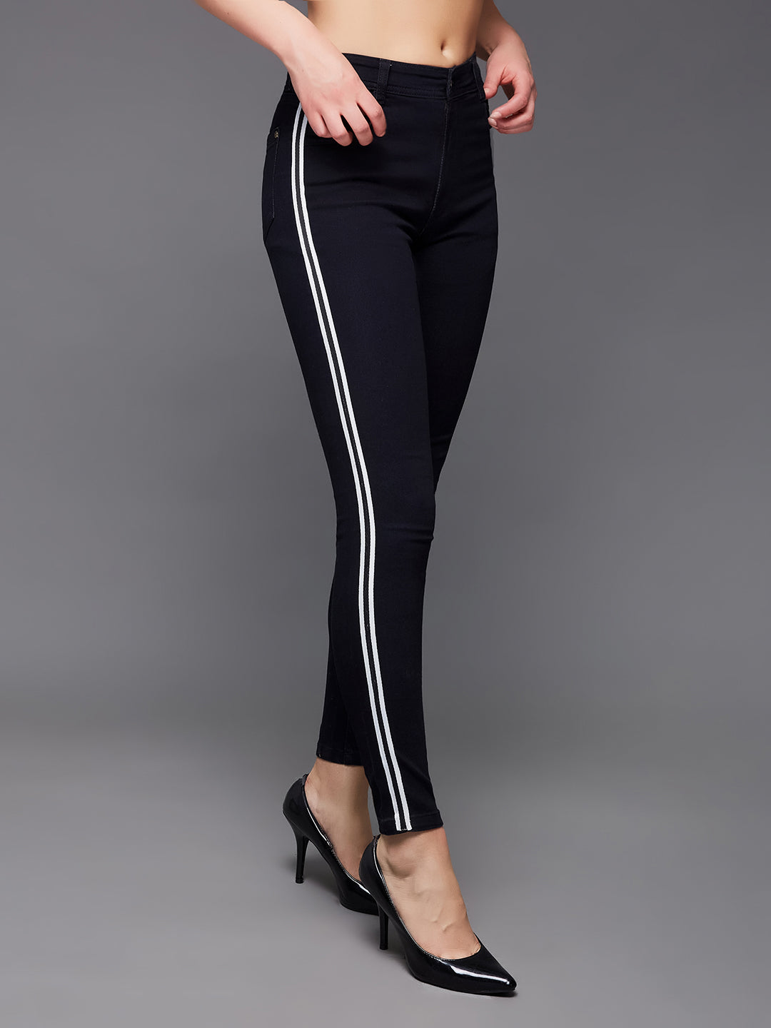 Women's Black Slim-Fit Mid-Rise Stretchable Denim Jeans