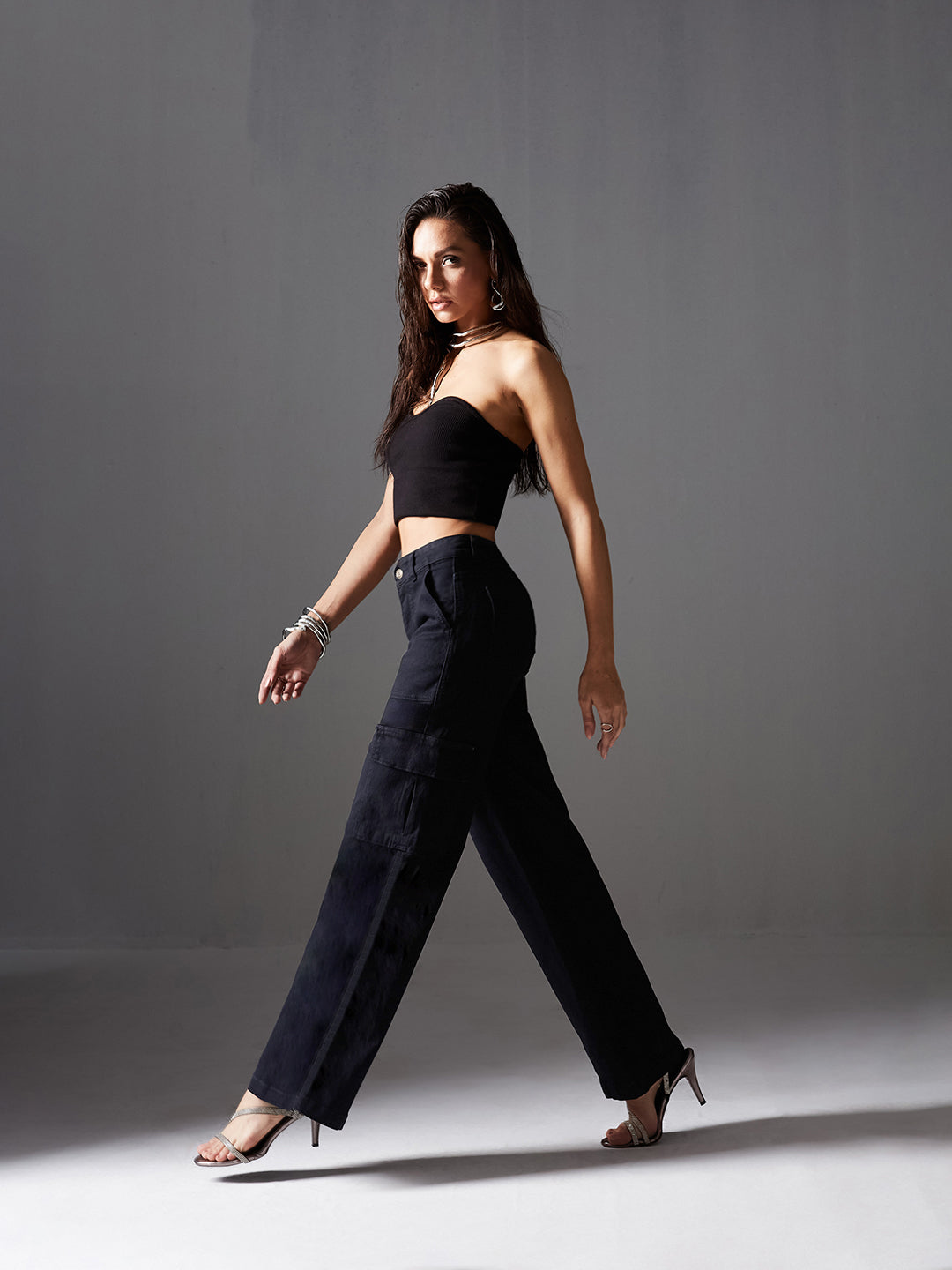 24/7 Comfort Black Wide-Leg High-Rise Stretchable Denim Cargo Jeans