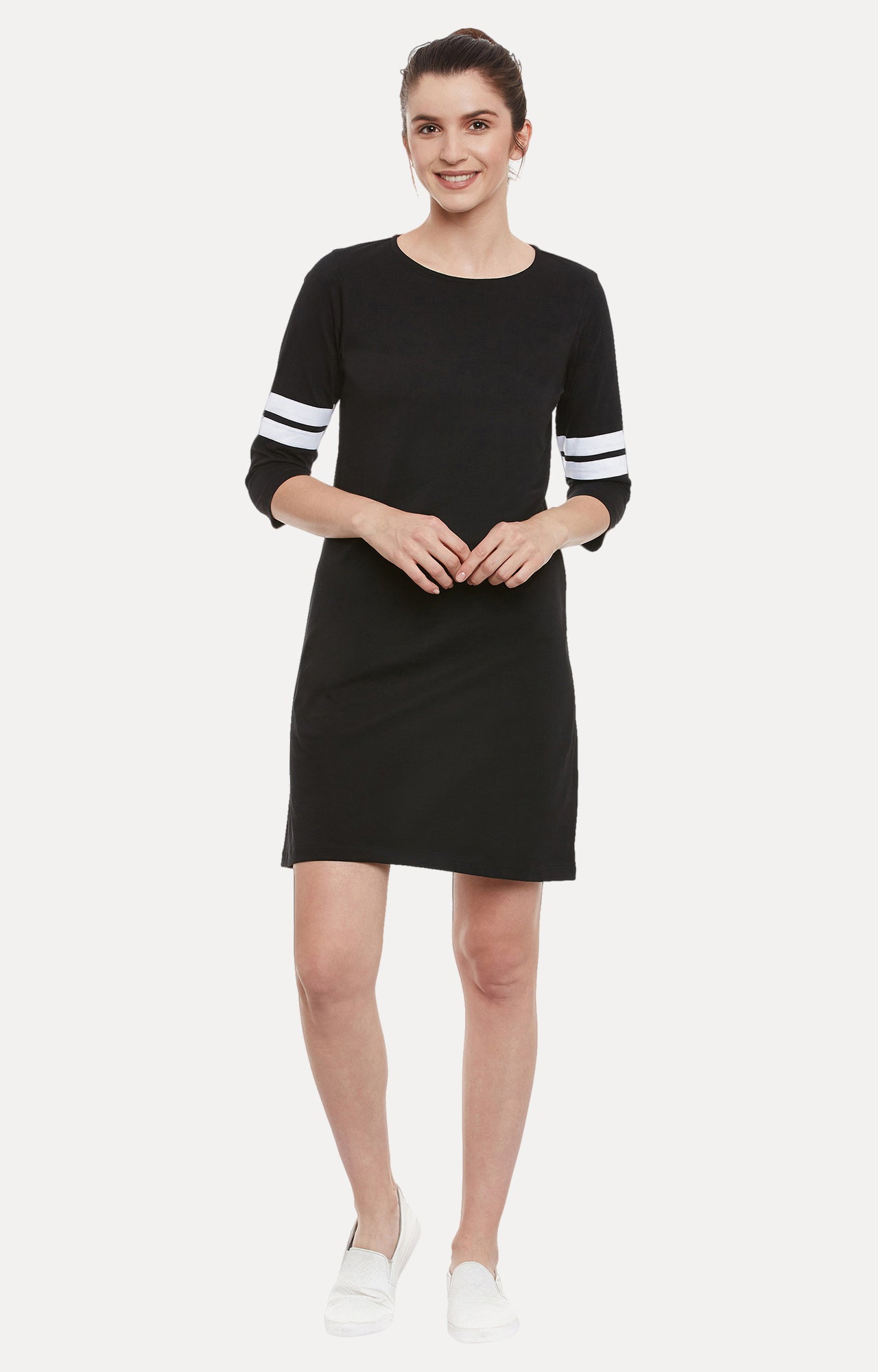 Women's Black Solid Round Neck 3/4 Sleeve Paneled Shift Dress