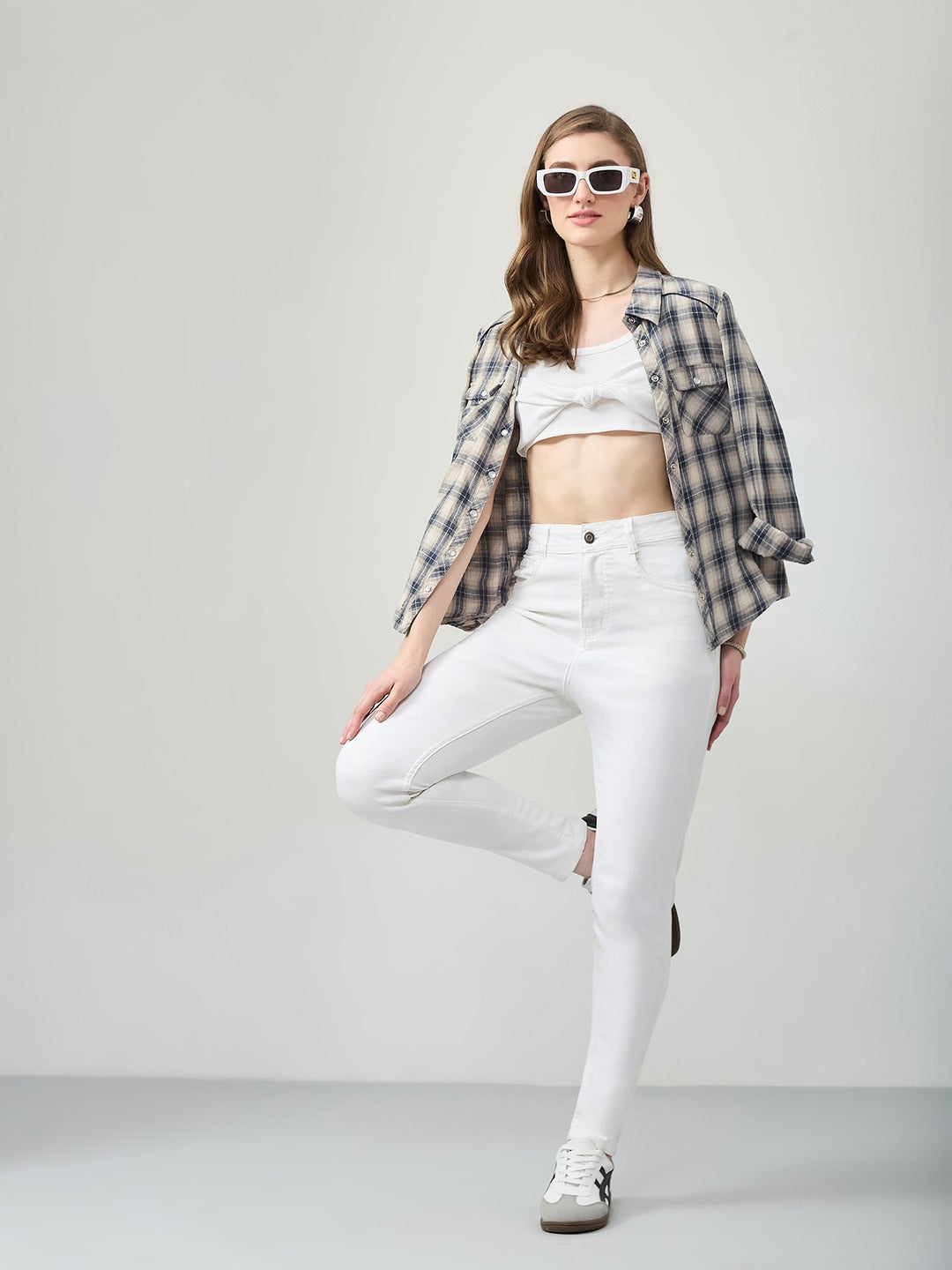 White Skinny Mid Rise Bleached Stretchable Denim Jeans for Women