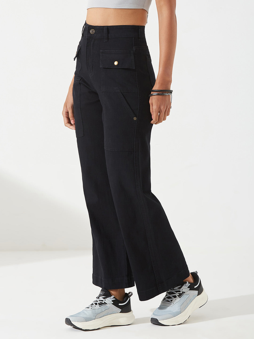 Black flared High-Rise Regular Stretchable Denim Jeans For Women