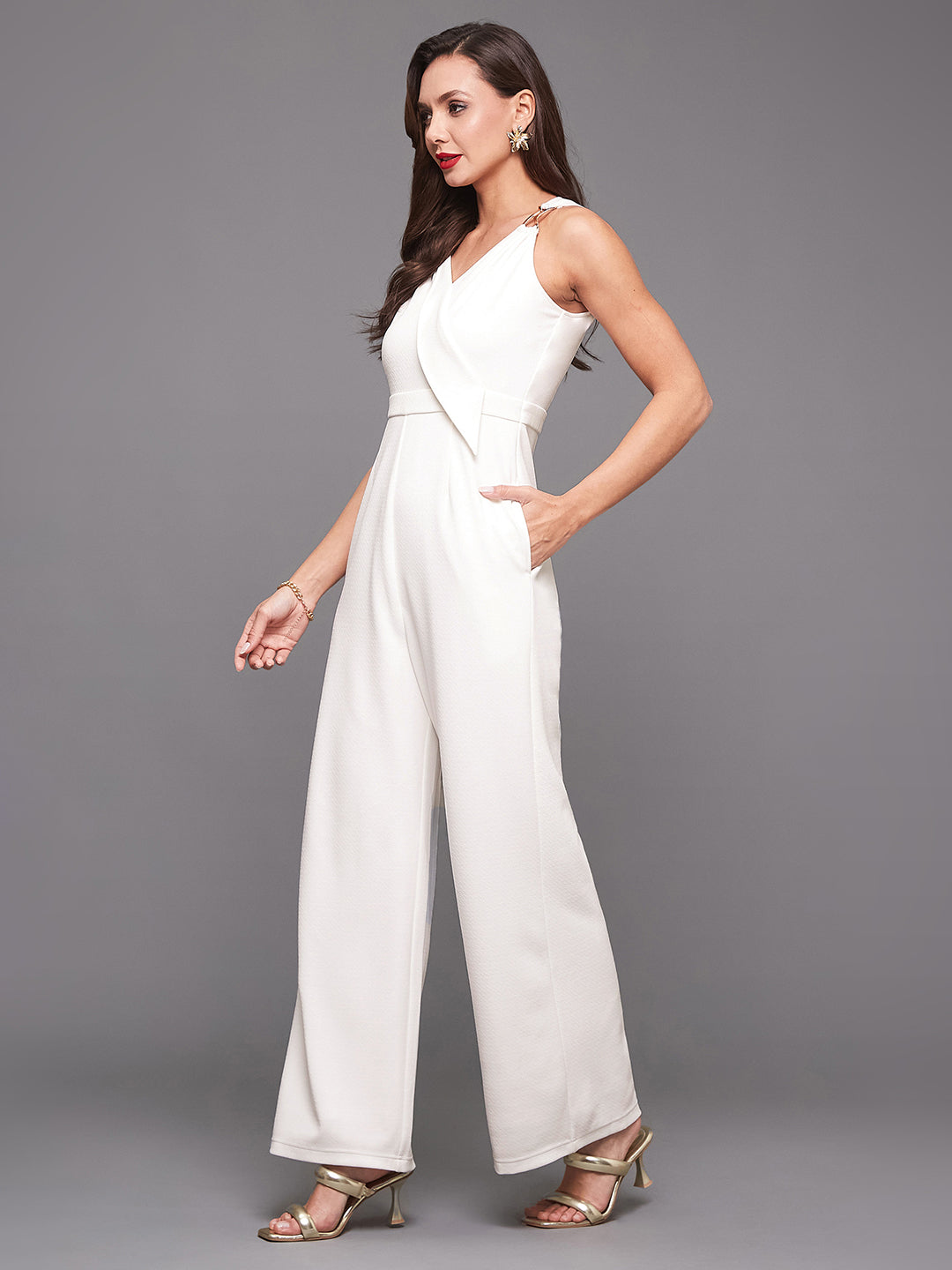 Crease Ease Women's Off-White V-Neck Sleeveless Solid Wrap Polyester  Jumpsuit