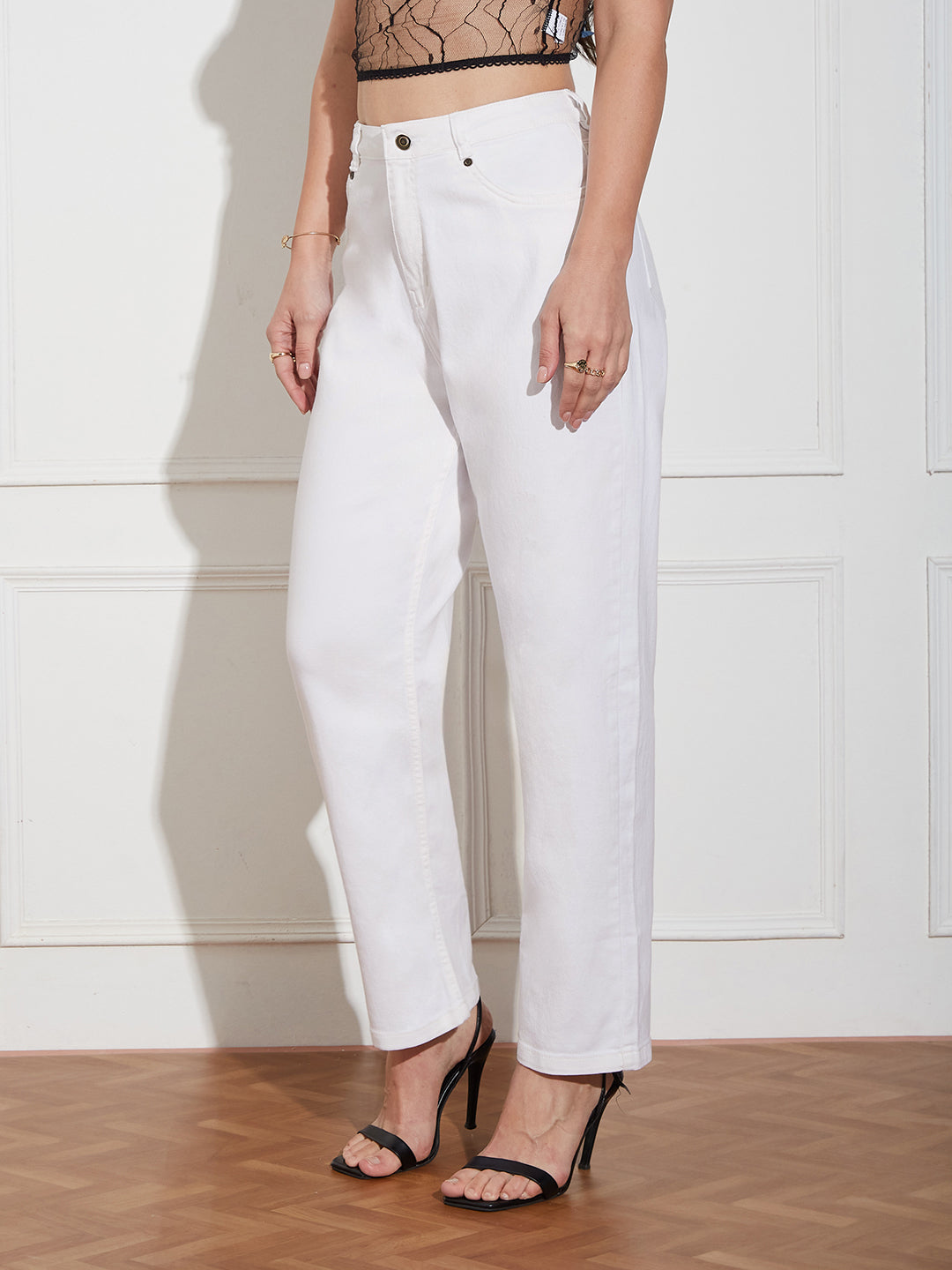 White Tapered Mid Rise Clean Look Cropped Stretchable Denim Jeans for Women