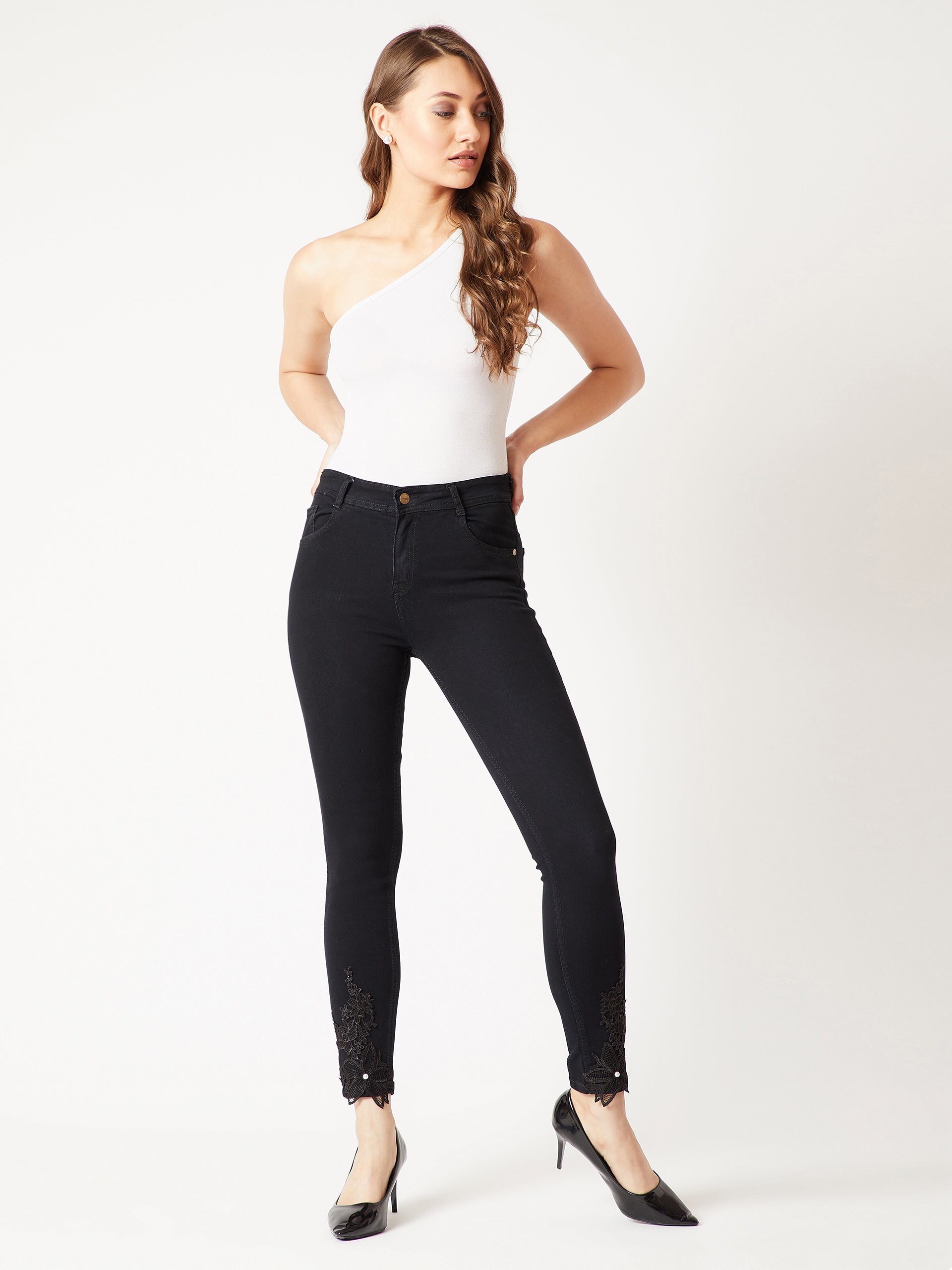 24/7 Comfort Black Slim-Fit Mid-Rise Cropped Embellished Stretchable Denim Jeans
