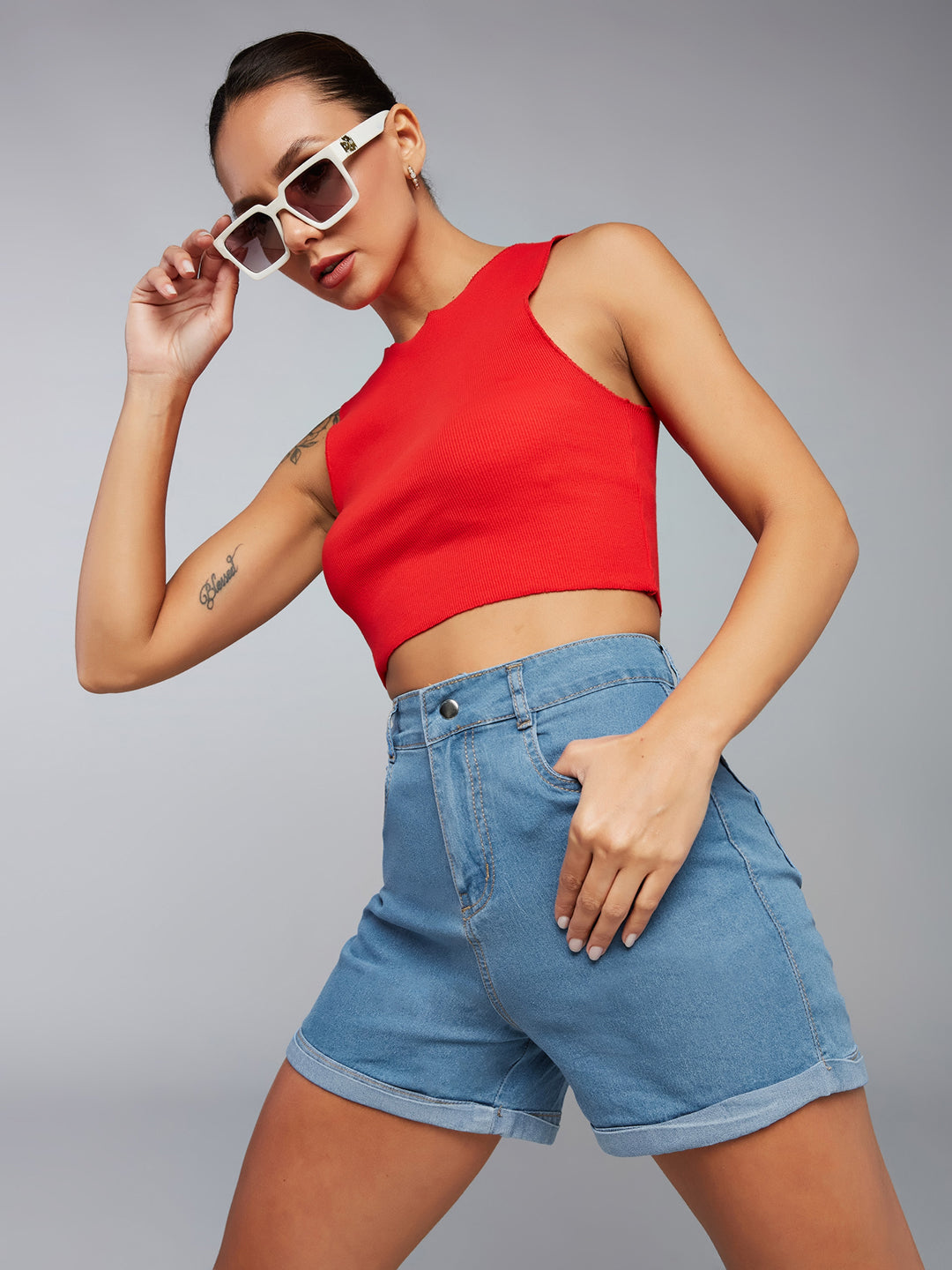 Women's Blue Relaxed Fit Clean-Look Light Weight Mid Rise Denim Shorts