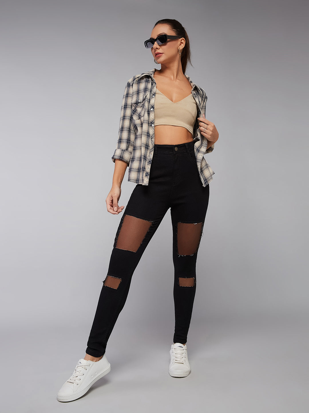 Women's Black Slim-Fit High-Rise Mild Distressed Ripped Detailing Stretchable Denim Jeans