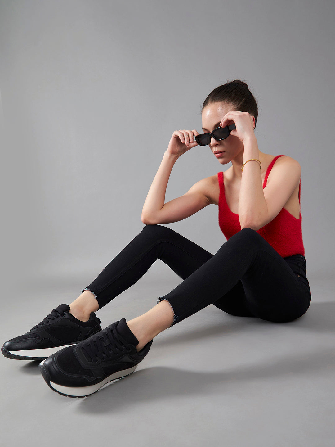 24/7 Comfort Black Slim-Fit High-Rise Cropped-Length Stretchable Denim Jeans