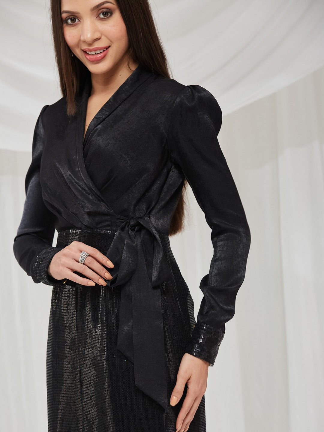 Sequinned Black Knee-Length Full-Sleeved Party Dress for Women