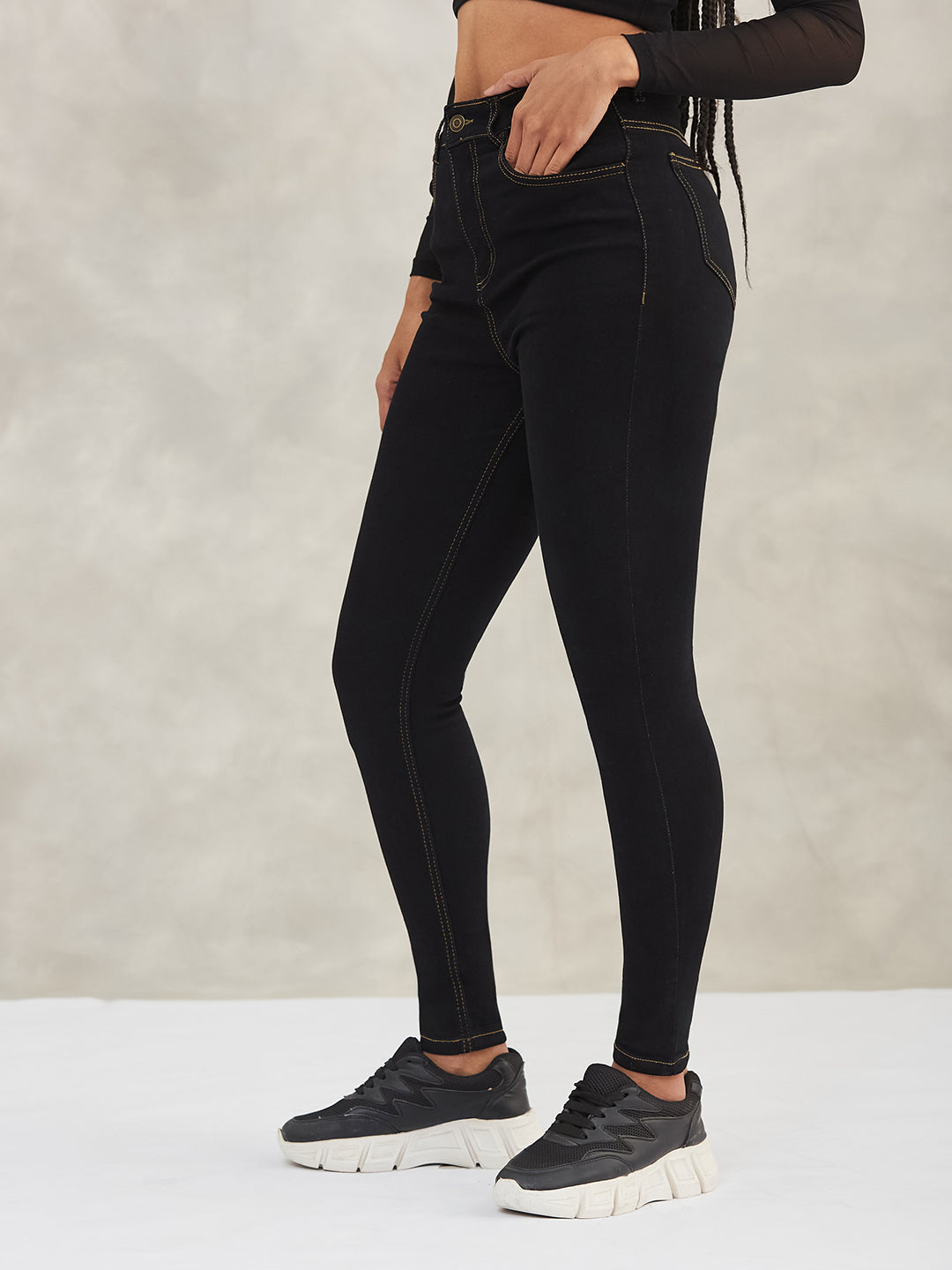 Women's Black Skinny High-Rise Stretchable Denim Jeans