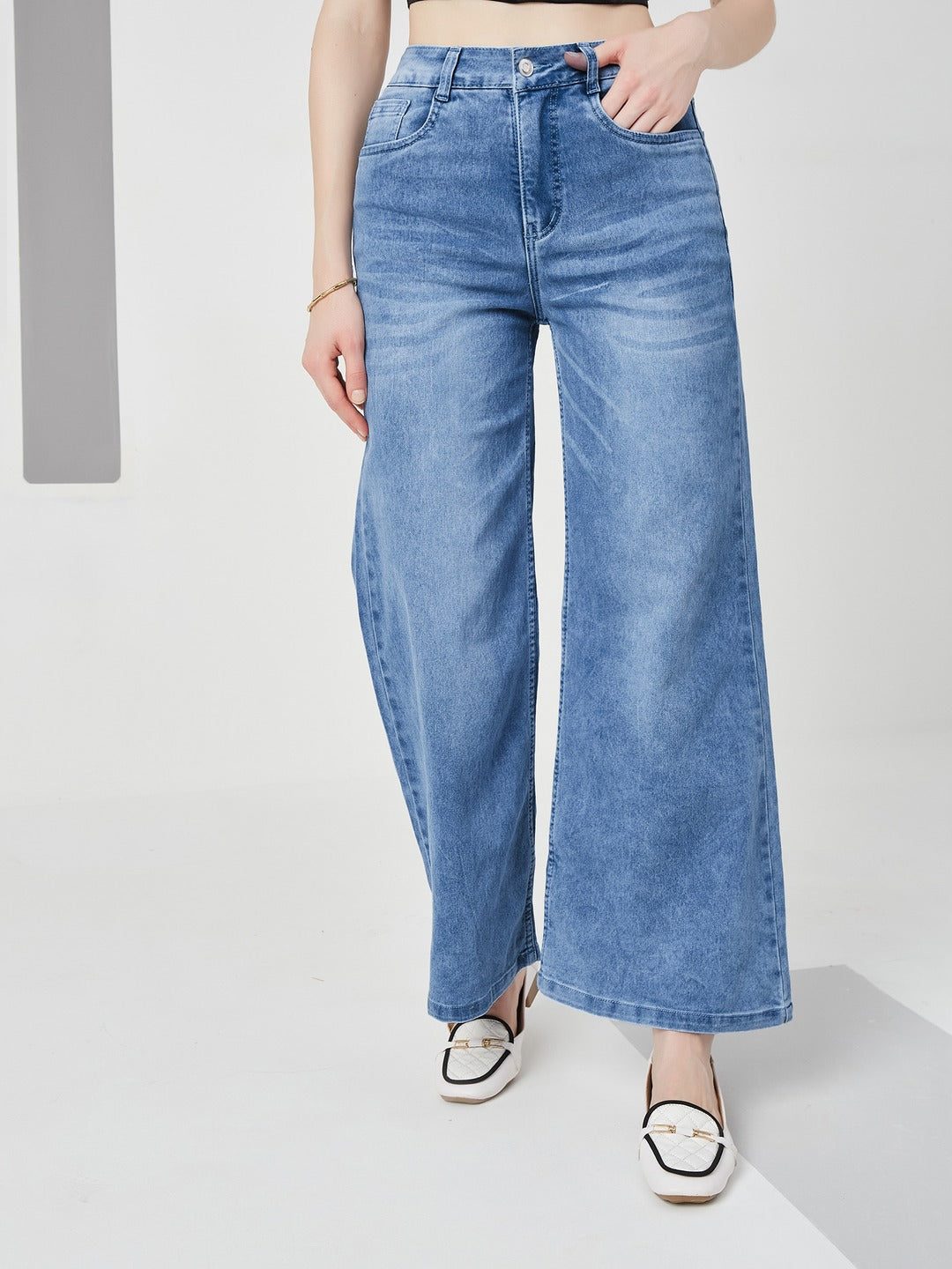 CHASEshape™ Light-Shaping Light Blue Wide-Leg high-rise Stretchable Jeans for Women