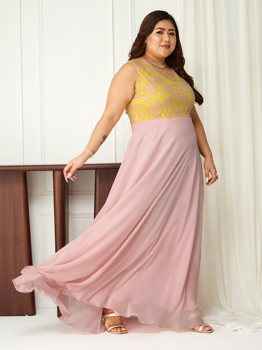 Dusty Pink Sleeveless Fit and Flare Lace Dress for Women