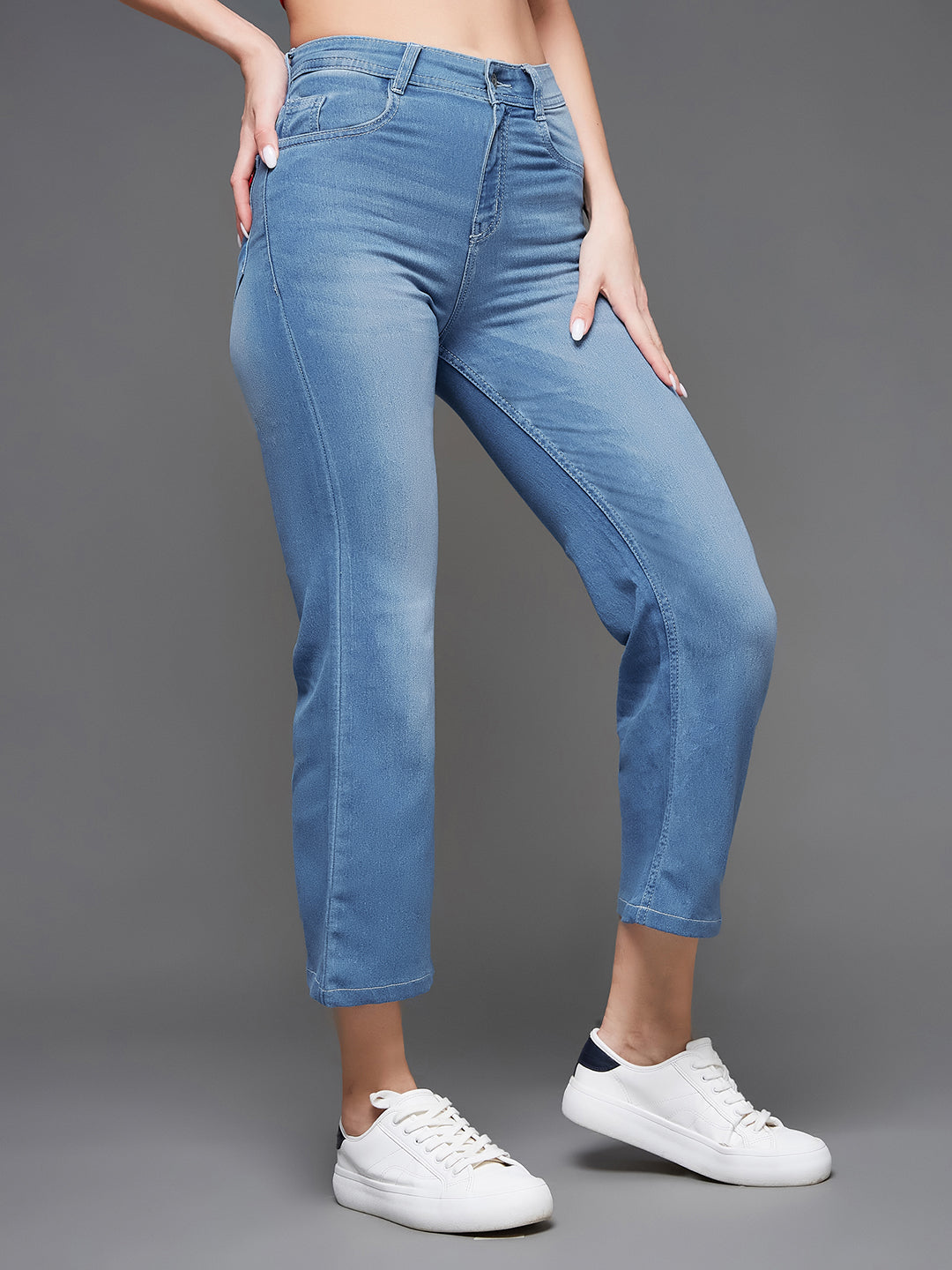 24/7 Comfort Light Blue Relaxed Mid-Rise Stretchable Denim Jeans