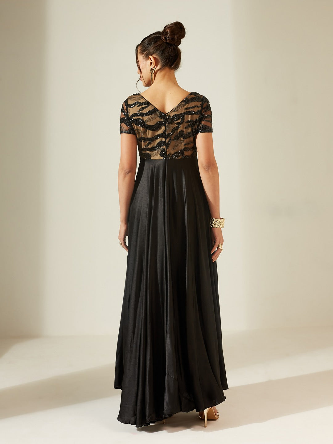 Black Boat-Neck Short-Sleeve Abstract Fit & Flare Satin Maxi Dress for Women