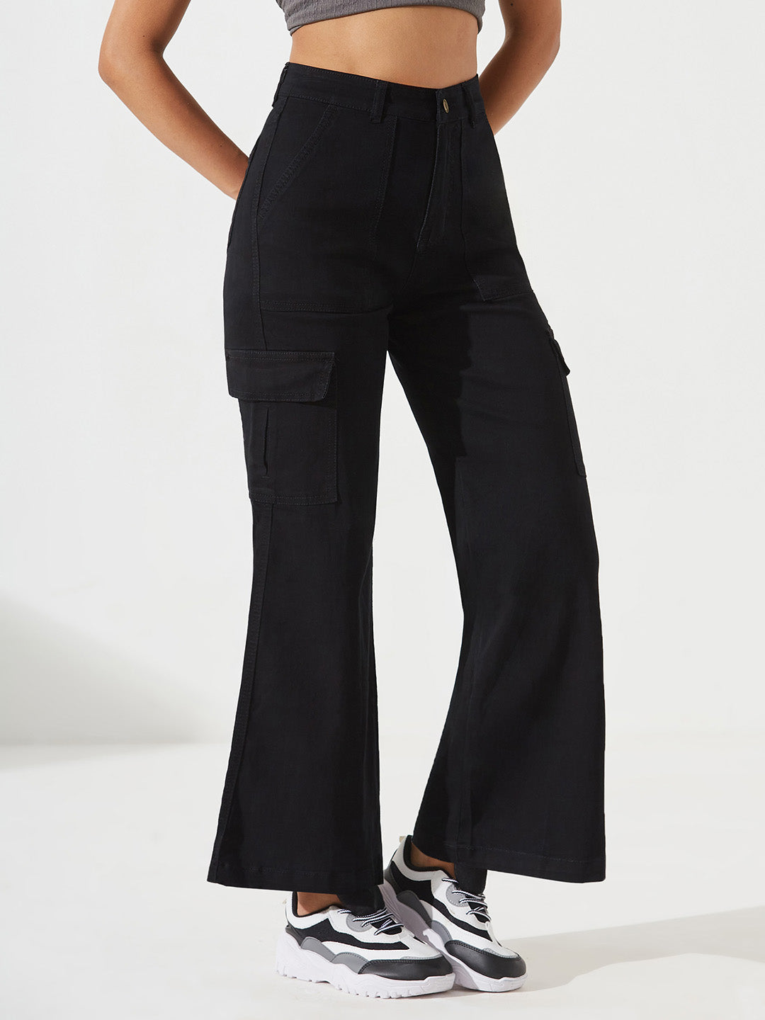 CHASEstretch™ Black Wide-Leg High-Rise Stretchable Denim Cargo Jeans For Women