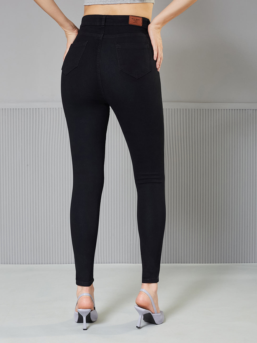 Black Skinny-Fit High-Rise Stretchable Denim Jeans for Women