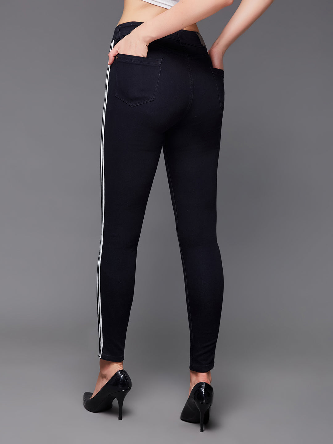 Women's Black Slim-Fit Mid-Rise Stretchable Denim Jeans