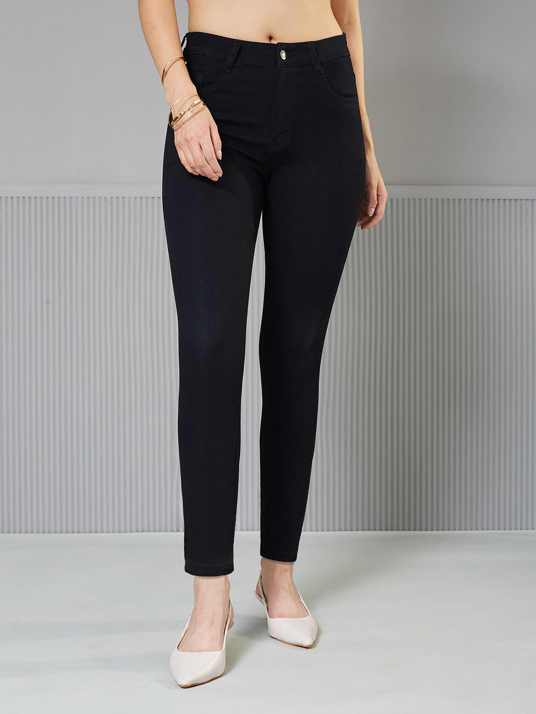 24/7 Comfort Black Skinny-Fit High-Rise Cropped Stretchable Denim Jeans for Women