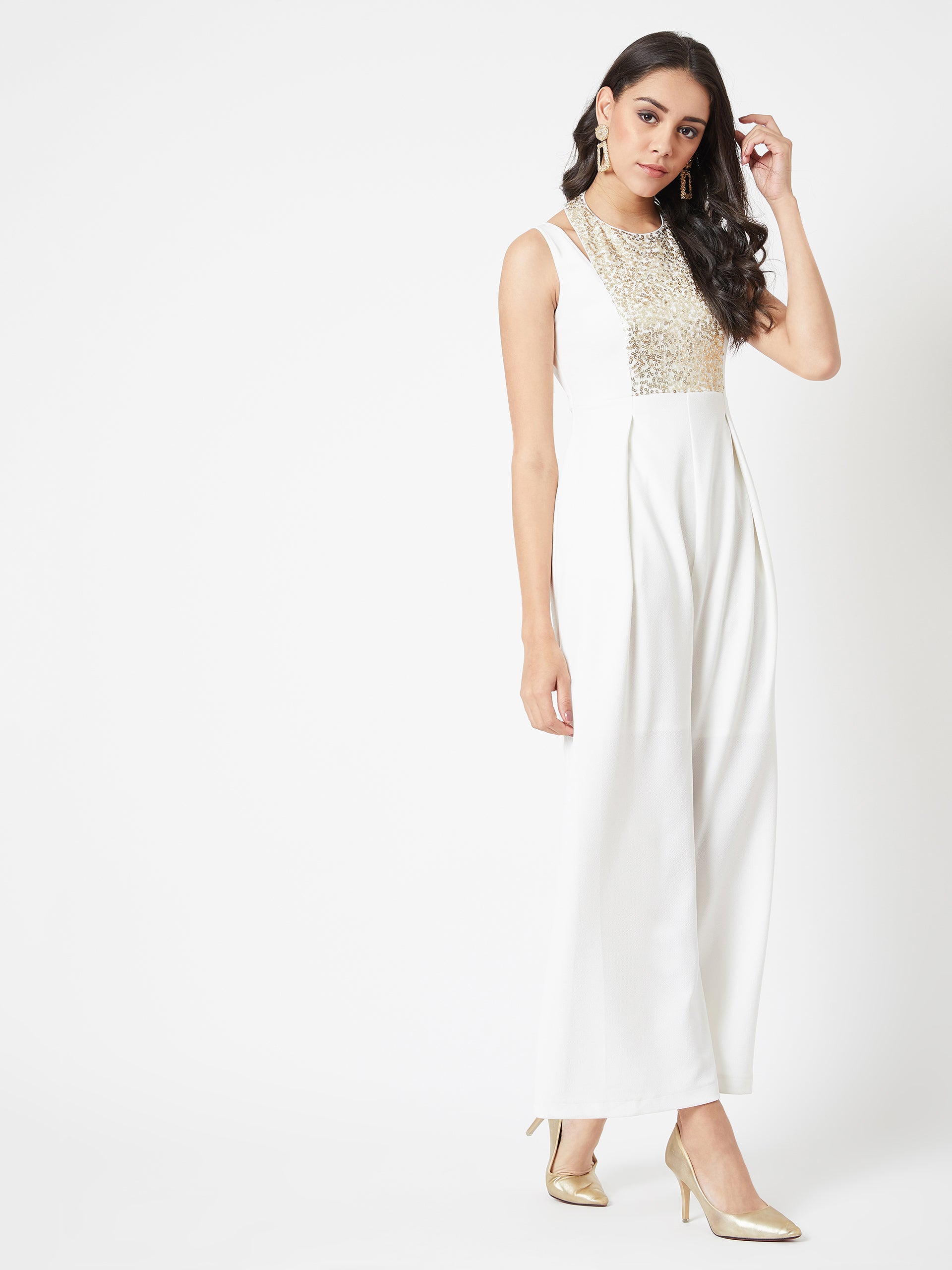 Women's Off White Halter Neck Sleeveless Solid Pleated Regular Length Jumpsuit